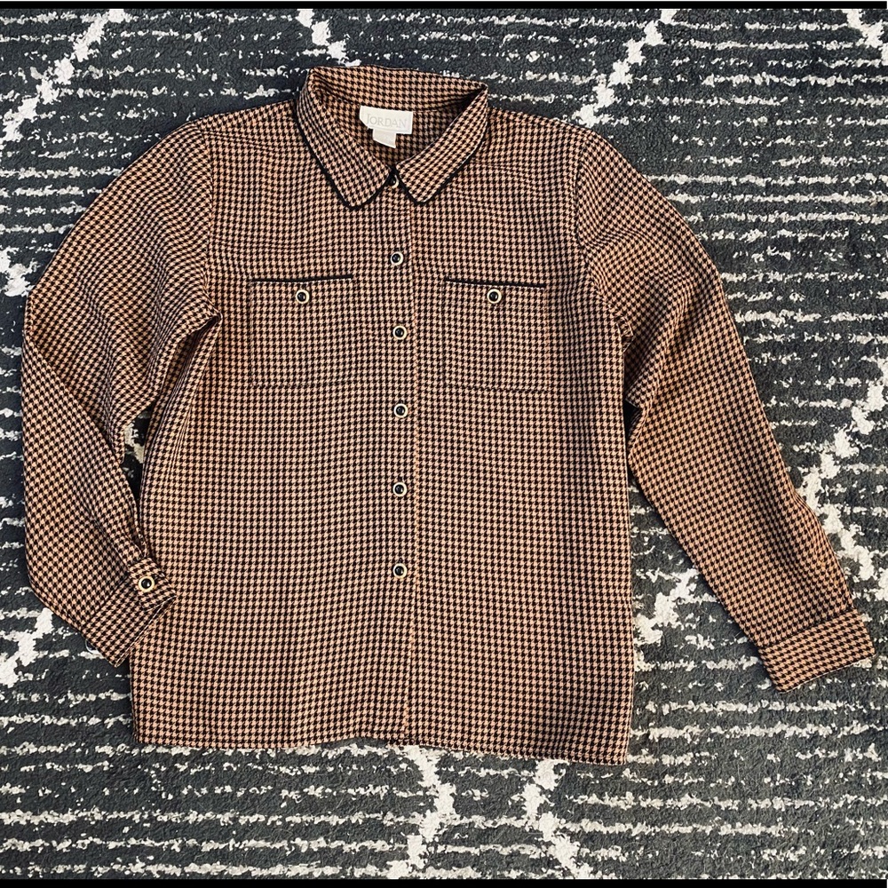 Chic vintage houndstooth blouse
